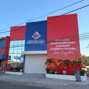 Construção de edificação de ensino