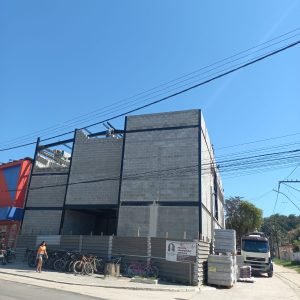 Edificação em estrutura metálica